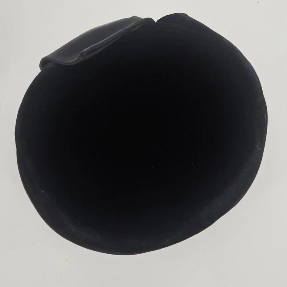 Vintage 1940s - 1950s Black Velvet Satin Bow Church Wedding Pillbox Hat Jackie-O - Picture 8 of 11